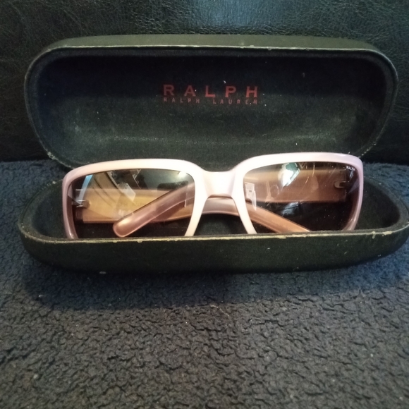 Glasses - Picture 3 of 3